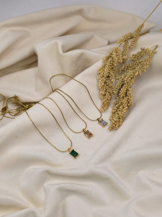 Anti-Tarnish Gold Necklace with Colored Gemstone Pendant (Emerald, Rose, Crystal)